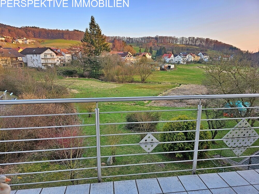 Traumhaftes Zweifamilienhaus mit Wohlfühl-Garten Traumhaftes Zweifamilienhaus mit Wohlfühl-Garten